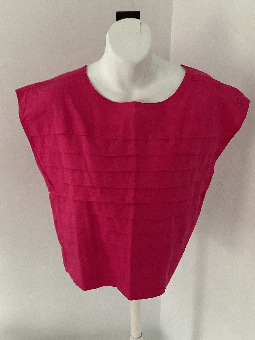 Vintage Heat Hot Pink Sleeveless Pleated Crop Top Sz. L